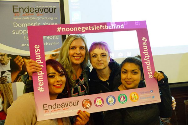 Endeavour_pr-(29) Endeavour_pr-(29)